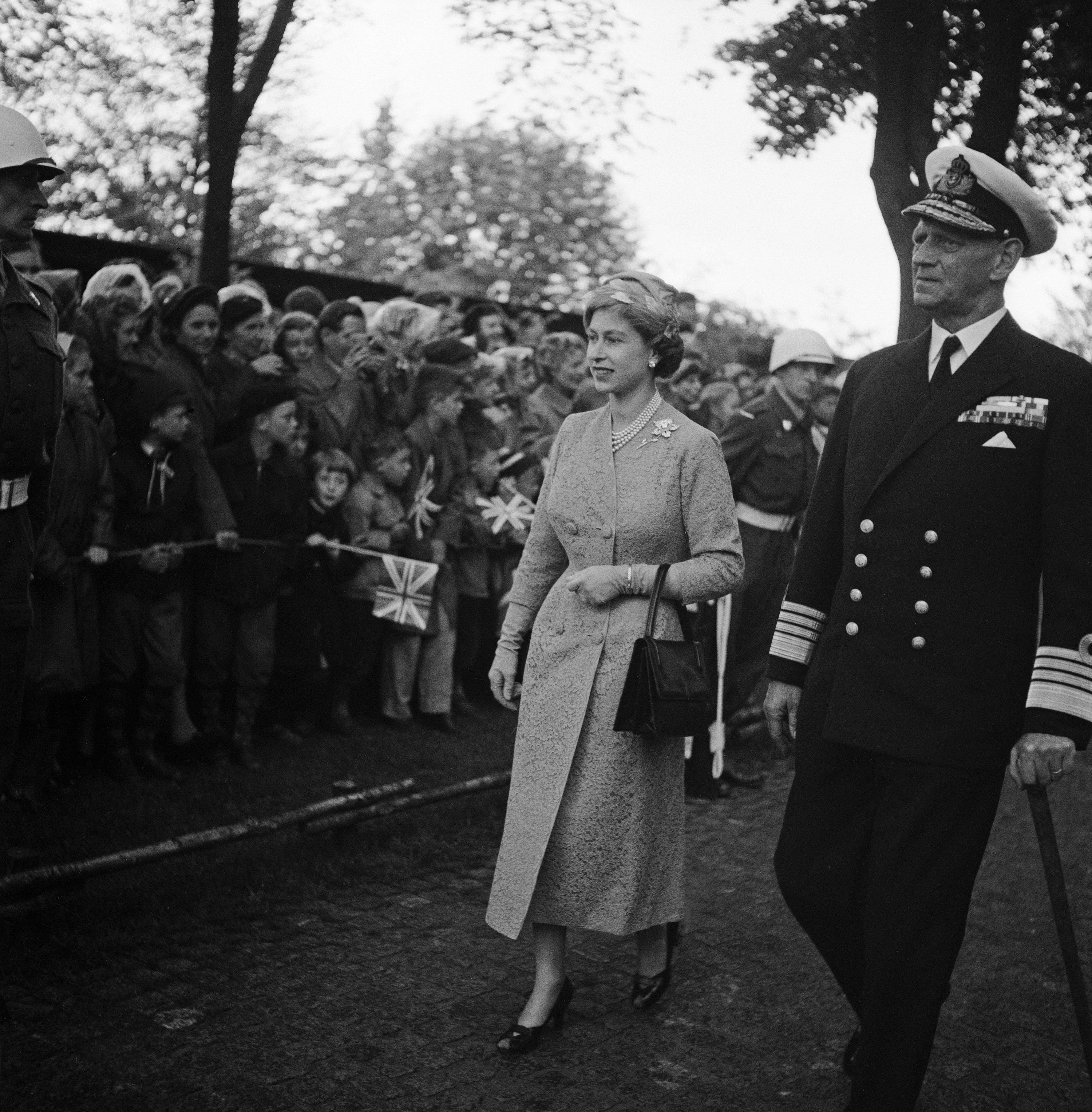 12.  Queen Elizabeth Ii: The Untold Story Revealed Online - u1aoz37